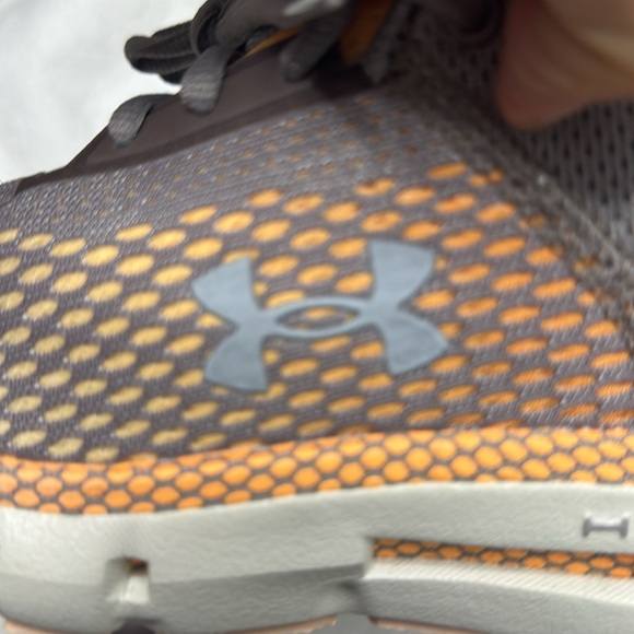 NEW! UNDER ARMOUR HOVR SNEAKERS SZ 8.5 - Picture 3 of 8